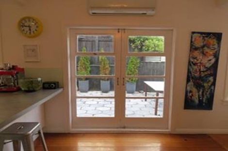 Photo of property in 14 Imperial Terrace, Melrose, Wellington, 6022