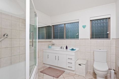 Photo of property in 83a Colwill Road, Massey, Auckland, 0614