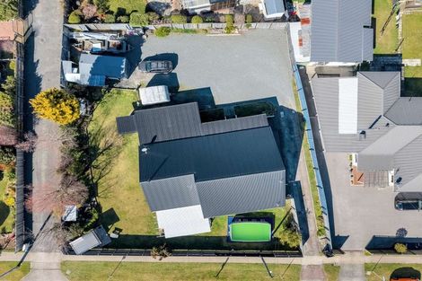 Photo of property in 37 Kawaha Point Road, Fairy Springs, Rotorua, 3015