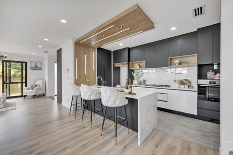 Photo of property in 2a Ballyalton Crescent, Flat Bush, 2019