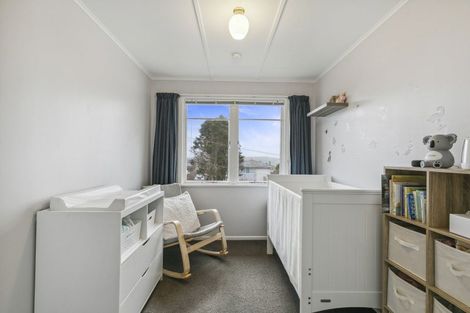 Photo of property in 15 Link Road, Newlands, Wellington, 6037