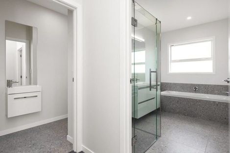 Photo of property in 102 Eriksen Road, Te Awa, Napier, 4110