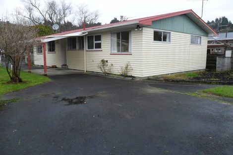 Photo of property in 63 Hillside Drive, Maoribank, Upper Hutt, 5018