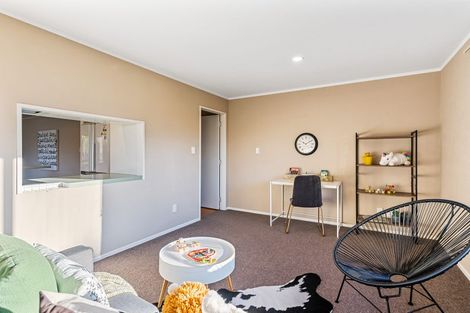Photo of property in 6 The Avenue, Paraparaumu Beach, Paraparaumu, 5032