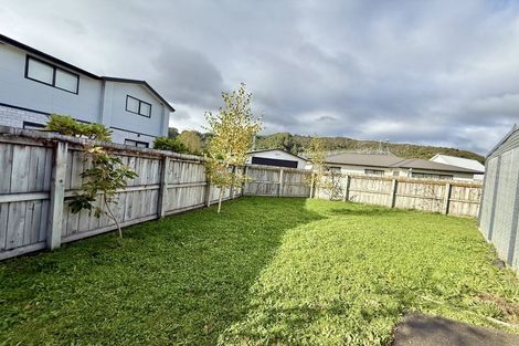 Photo of property in 5 Johnston Grove, Taita, Lower Hutt, 5011