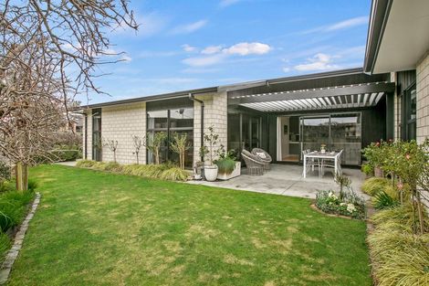 Photo of property in 10 Francis Douglas Drive, Westown, New Plymouth, 4310
