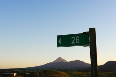 Photo of property in Tapuae, 26 Washer Road, Omata, New Plymouth, 4374