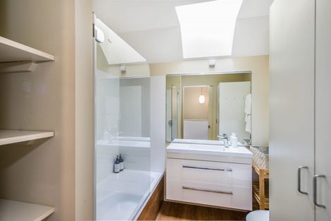 Photo of property in Pirie Street Townhouses, 27/35u Pirie Street, Mount Victoria, Wellington, 6011