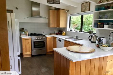 Photo of property in 27 Hastings Parade, Devonport, Auckland, 0624