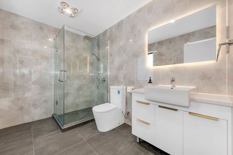 Photo of property in 9 Cloonlyon Drive, Flat Bush, Auckland, 2019