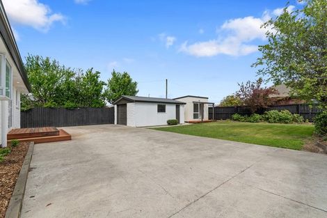 Photo of property in 17 Roberts Road, Hei Hei, Christchurch, 8042
