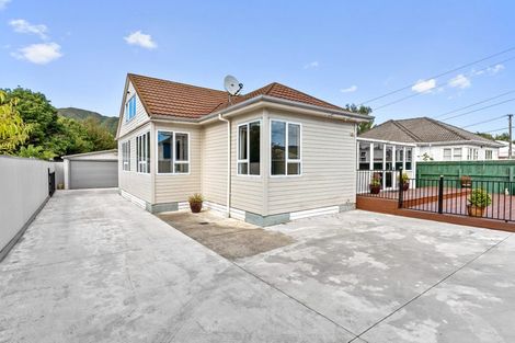 Photo of property in 186 Naenae Road, Naenae, Lower Hutt, 5011