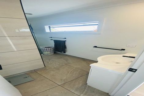 Photo of property in 43 Oxford Street, Lansdowne, Masterton, 5810