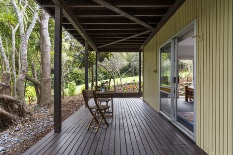 Photo of property in 1/21 Woodcote Drive, Glenfield, Auckland, 0629