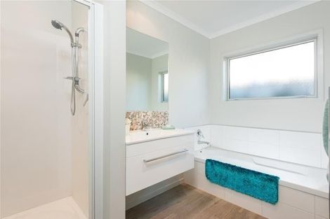 Photo of property in 105 Lakes Boulevard, Pyes Pa, Tauranga, 3112