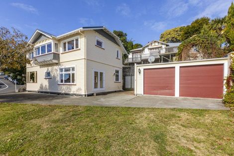 Photo of property in 33 Seapoint Road, Bluff Hill, Napier, 4110