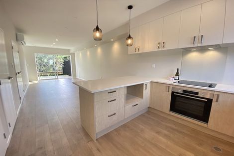 Photo of property in 39 Kaimai Avenue, Massey, Auckland, 0614