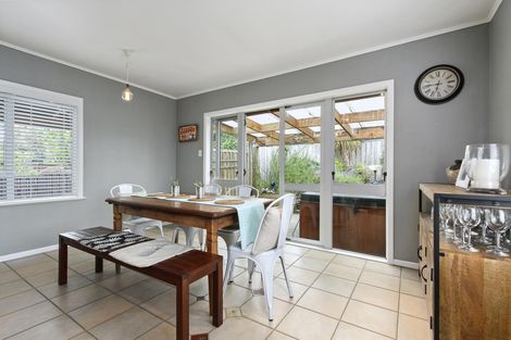 Photo of property in 34 Ranui Avenue, Ranui, Auckland, 0612