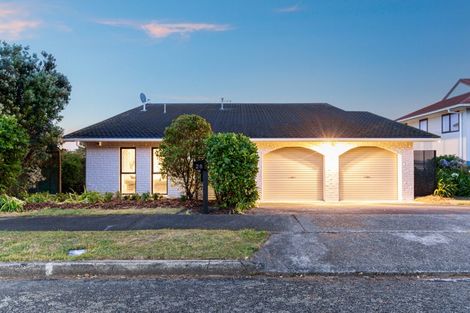 Photo of property in 28 Mercury Way, Whitby, Porirua, 5024