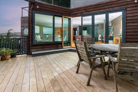 Photo of property in 142 Grafton Road, Roseneath, Wellington, 6011