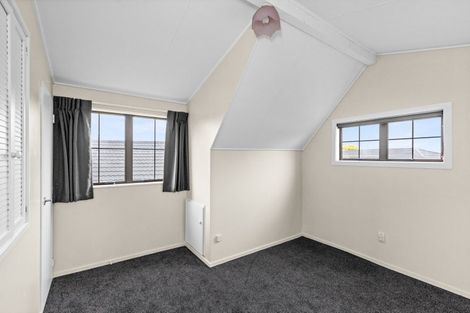 Photo of property in 2/2 Heretaunga Street East, Parkvale, Hastings, 4122