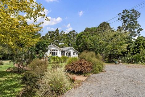 Photo of property in 9 Taupaki Road, Taupaki, Henderson, 0782