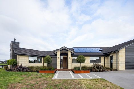 Photo of property in 34 Mike Smith Drive, Cambridge, 3434