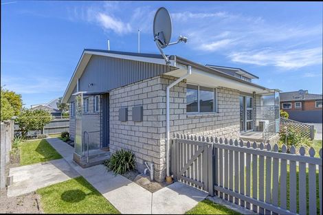 Photo of property in 2/18a Prossers Road, Saint Martins, Christchurch, 8022
