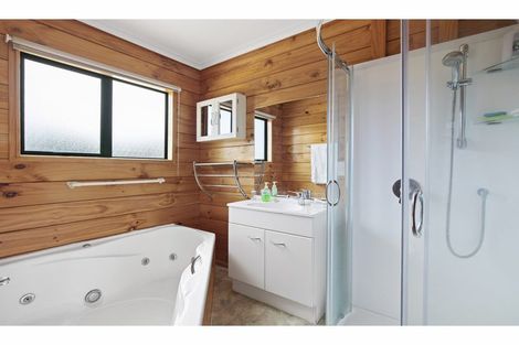 Photo of property in 135 Kitchener Road, Waiuku, 2123