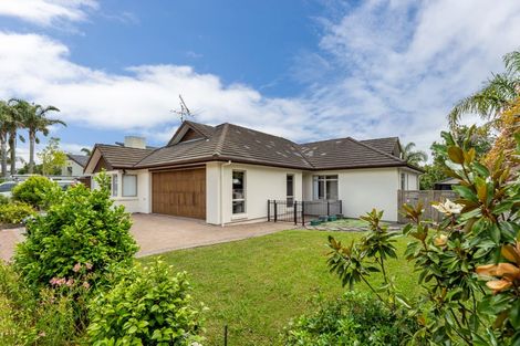 Photo of property in 11 English Oak Drive, Schnapper Rock, Auckland, 0632