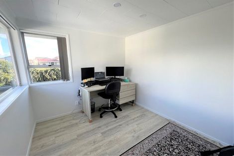 Photo of property in 35 Leaver Place, Weymouth, Auckland, 2103