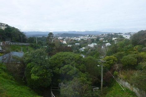 Photo of property in 2b Garden Road, Northland, Wellington, 6012