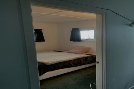 Photo of property in 2/119 Carlisle Road, Northcross, Auckland, 0632