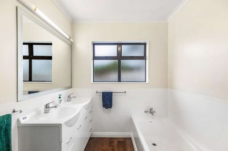 Photo of property in 49 Peppertree Glade, Kelvin Grove, Palmerston North, 4414
