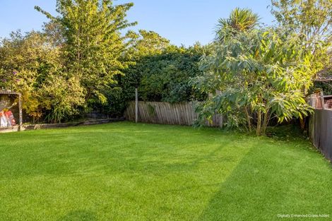 Photo of property in 84 Pioneer Road, Moturoa, New Plymouth, 4310