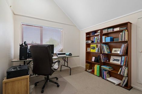 Photo of property in 1 Longfellow Street, Leamington, Cambridge, 3432