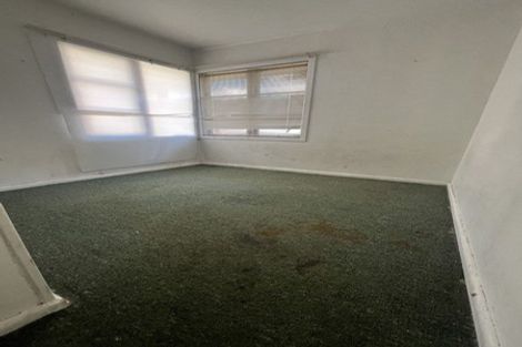 Photo of property in 6 Strid Road, Te Atatu South, Auckland, 0610