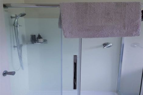 Photo of property in 52 Hartley Terrace, Massey, Auckland, 0614