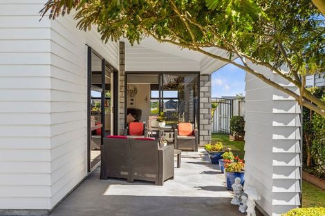Photo of property in 79 Sandhurst Drive, Papamoa Beach, Papamoa, 3118