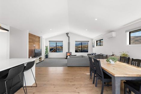 Photo of property in 31 Muster Road, Jacks Point, 9371