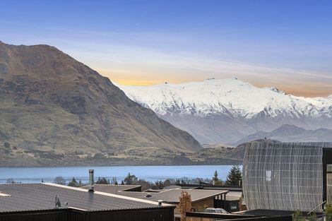 Photo of property in 3 Akitu Rise, Wanaka, 9305