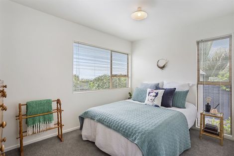 Photo of property in 2/165 Birkenhead Avenue, Birkenhead, Auckland, 0626