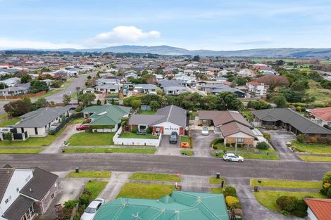 Photo of property in 5 Rosebank Avenue, Kelvin Grove, Palmerston North, 4414