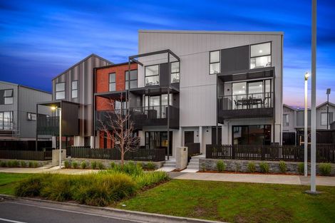 Photo of property in 7/2 Rangitamiro Place, Hobsonville, Auckland, 0616