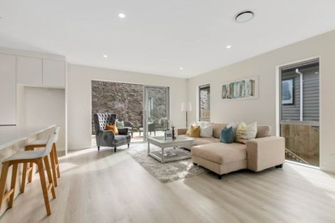 Photo of property in 98 Godfrey Drive, Orewa, 0931