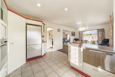 Photo of property in 5 Rosebank Place, Avalon, Lower Hutt, 5011