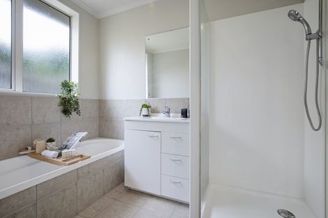 Photo of property in 29 Keri Vista Rise, Papakura, 2110