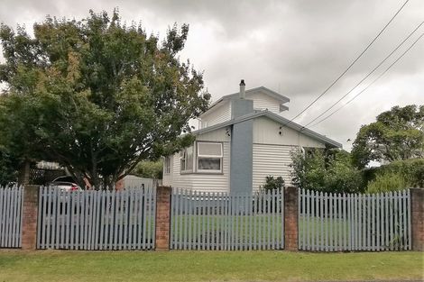 Photo of property in 27 Statesman Street, Henderson, Auckland, 0612