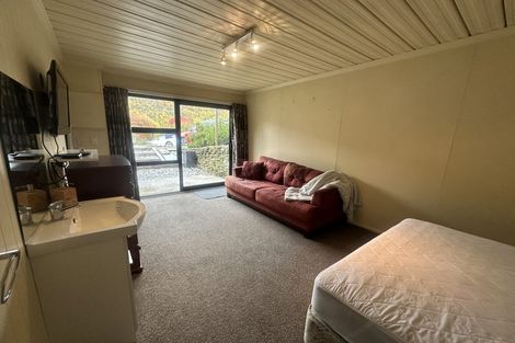 Photo of property in 6 Mckibbin Place, Arrowtown, 9302