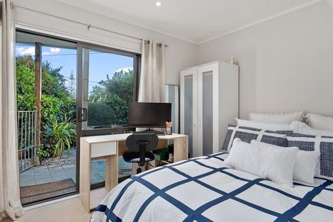 Photo of property in 222 Forrest Hill Road, Forrest Hill, Auckland, 0620